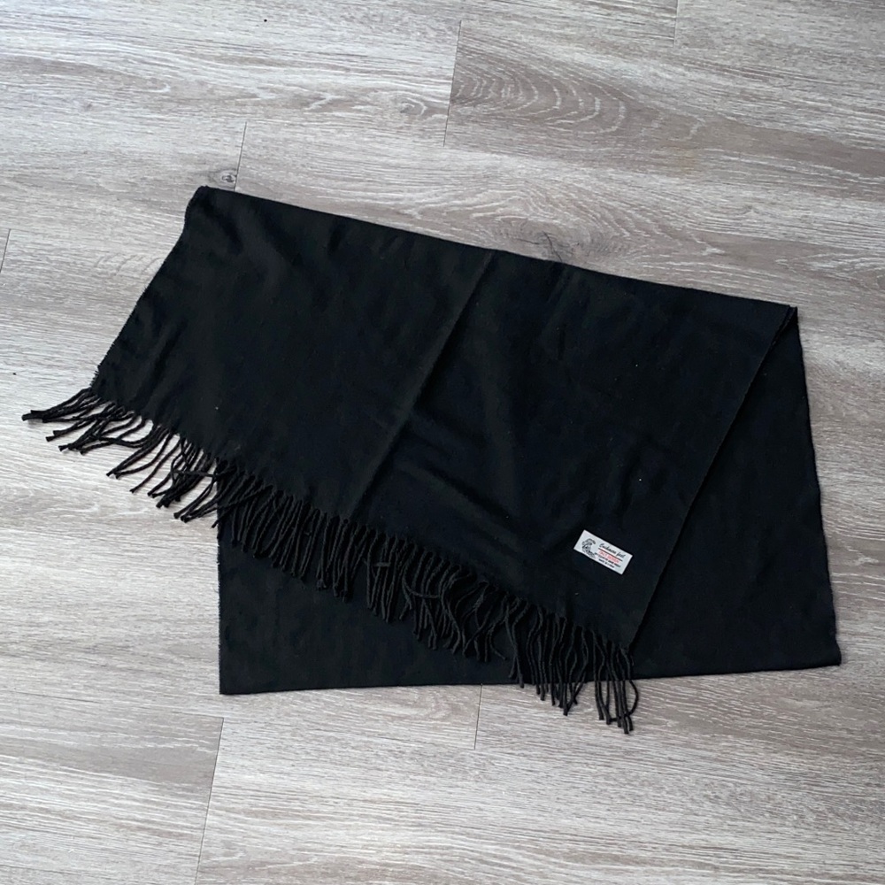 Cashmere feel Italy Design Black Fringe Scarf